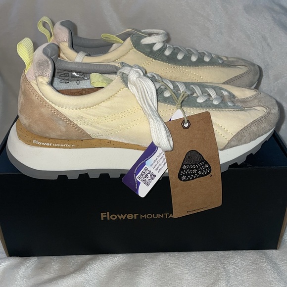 NWT Flower Mountain ASUKA Sneaker - Picture 11 of 17